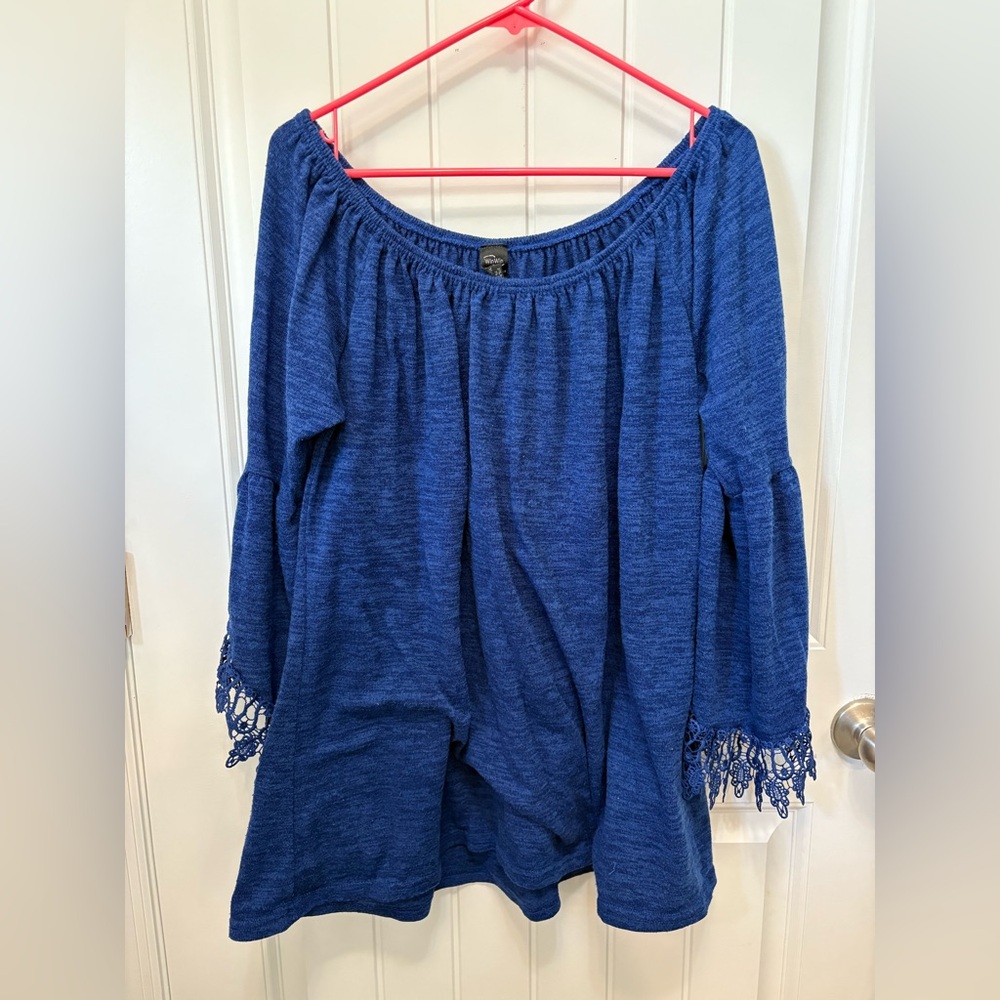 WinWin Women's Blue Off-Shoulder Top with open lace sleeves. Size 2XL/3XL.